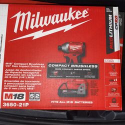 Milwaukee M18™ Compact Brushless 1/4" Hex Impact Driver Kit