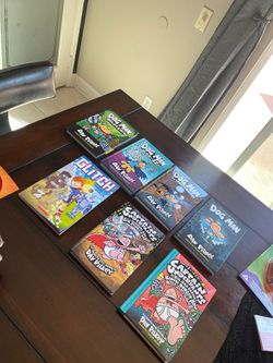Like new captain underpants and dog man books ❤️