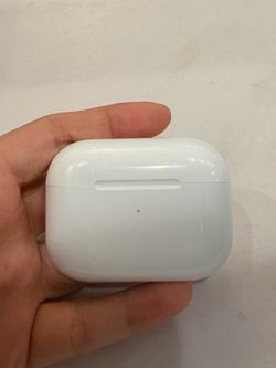 FAIR CONDITION Apple AirPods Pro 2 Charging Case