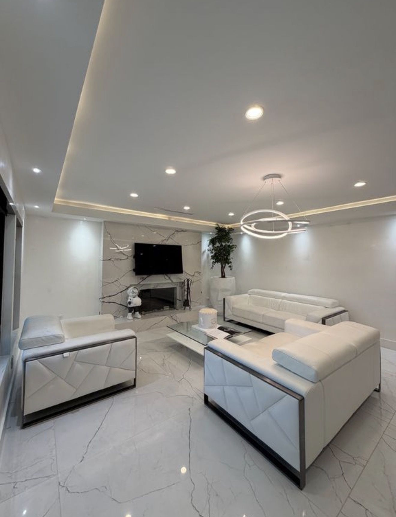 Luxurious Italian Leather Couch Set - Like New!