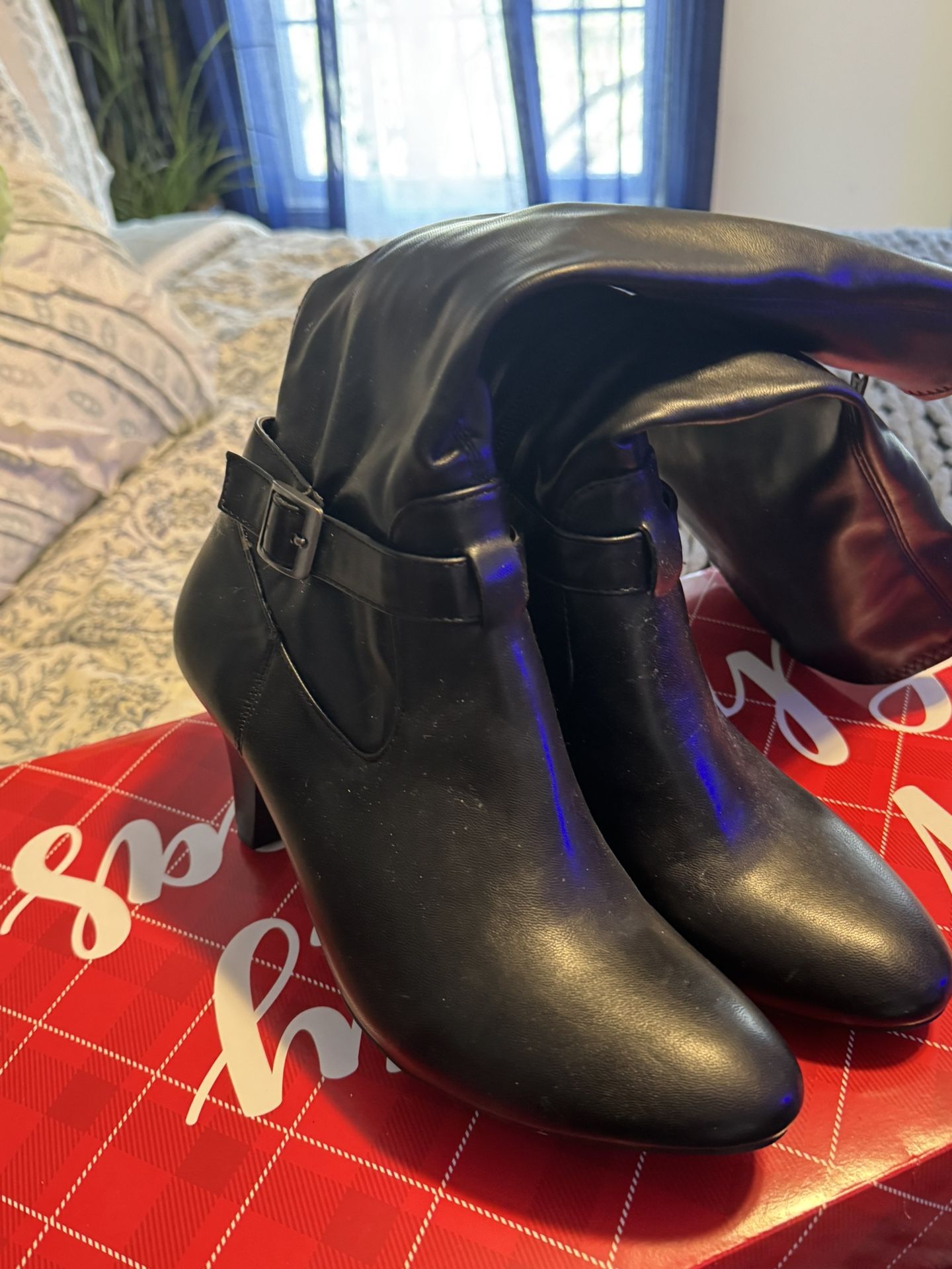 Black Boots