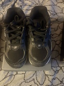 $50 Kids New Balance 2002  For Sale Size 10c