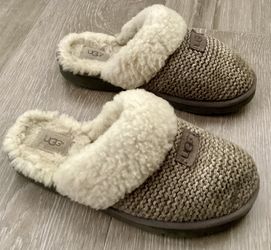 Size 10 UGG Women's Cozy Knit Slip-On Clog Slipper Heather Gray