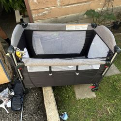 brand new baby crib 