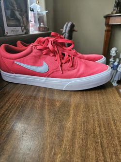 Nike SB charge canvas red sz 11