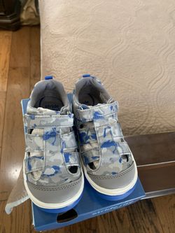 Boys Shoe Size 8M, New