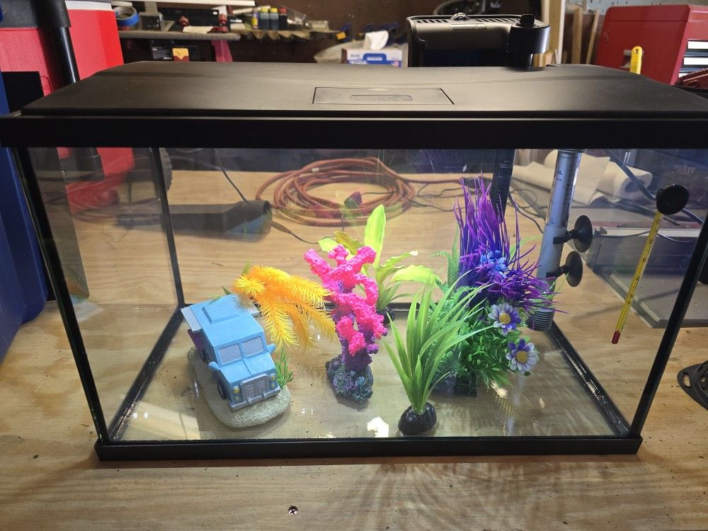 TopFin 10 Gallon Aquarium And Extras