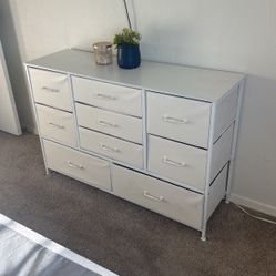 White Dresser. Like New 