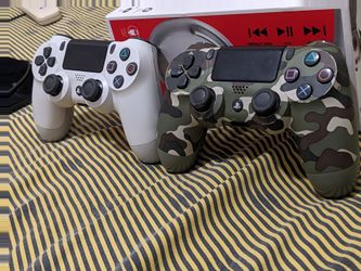 PS4 CONTROLLERS USED GOOD CONDITION