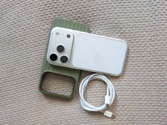 iPhone 17 Pro 256GB Silver Unlocked 100% Battery