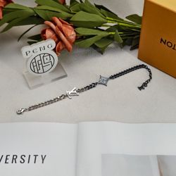 Two-color letter bracelet 