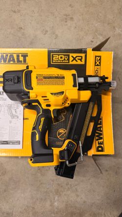 DEWALT 20V MAX XR Brushless 21° Cordless Framing Nailer