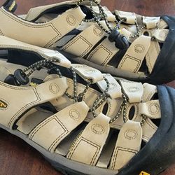 Women's KEEN Newport sandals Size 9