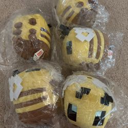 Mattel Minecraft Basic 8-inch Plush Bee Stuffed Animal Figure, Soft Doll Inspired by Video Game Character