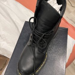Dr Martens Lightly Used 