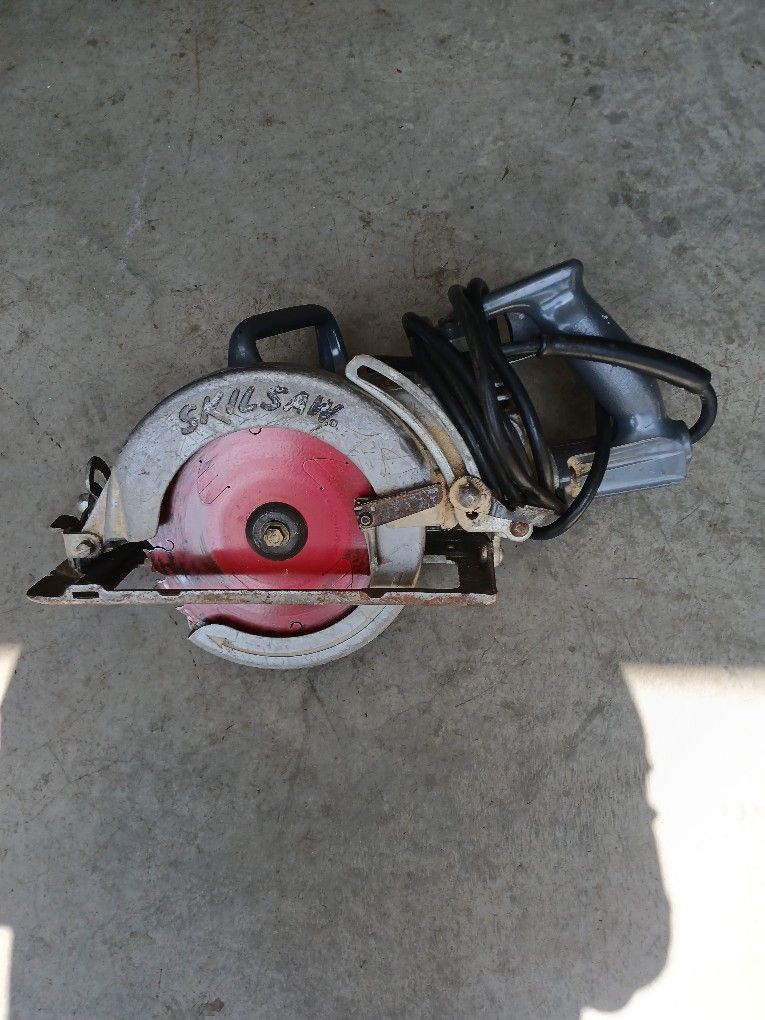 Worm drive skill saw