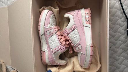 Louis Vuitton LV Trainer Sneaker Rose Size 340