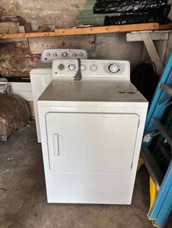GE 6.0 Cu. Ft. Extra-Large Capacity Electric Dryer Model: DWXR483EG6WW - $250