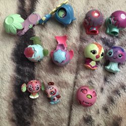 Saga zoobles spring to life toys lot, (read Description)