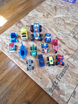 Assorted lot of toy vehicles