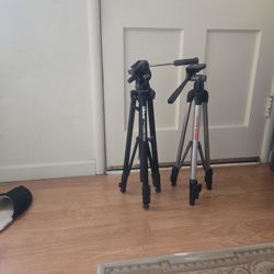 2 camera Tripots $30