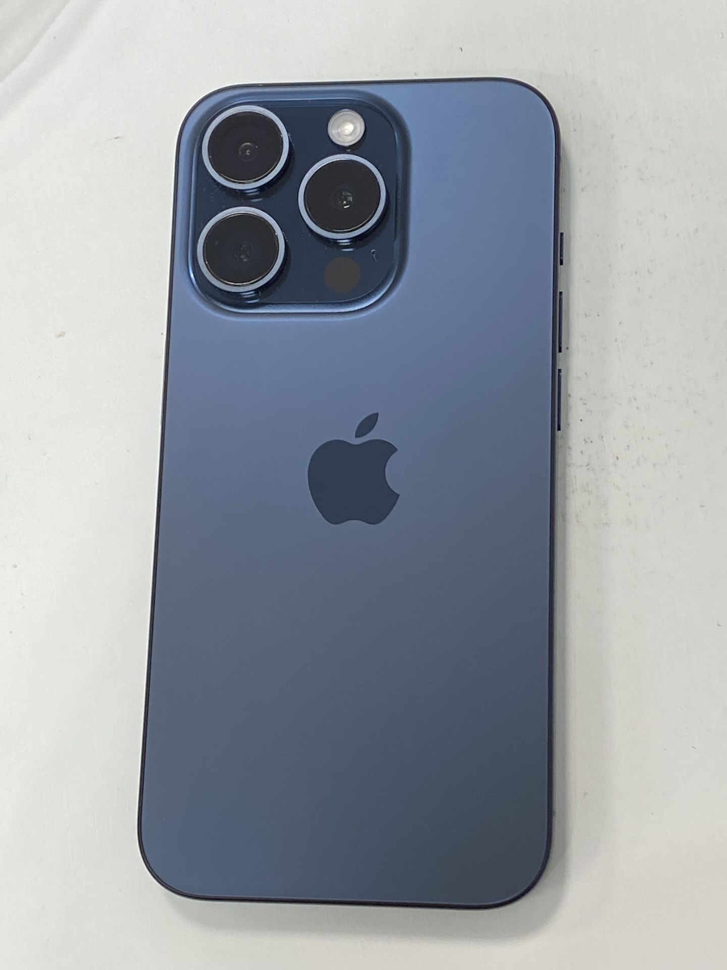 iPhone 15 Pro Fully Unlocked