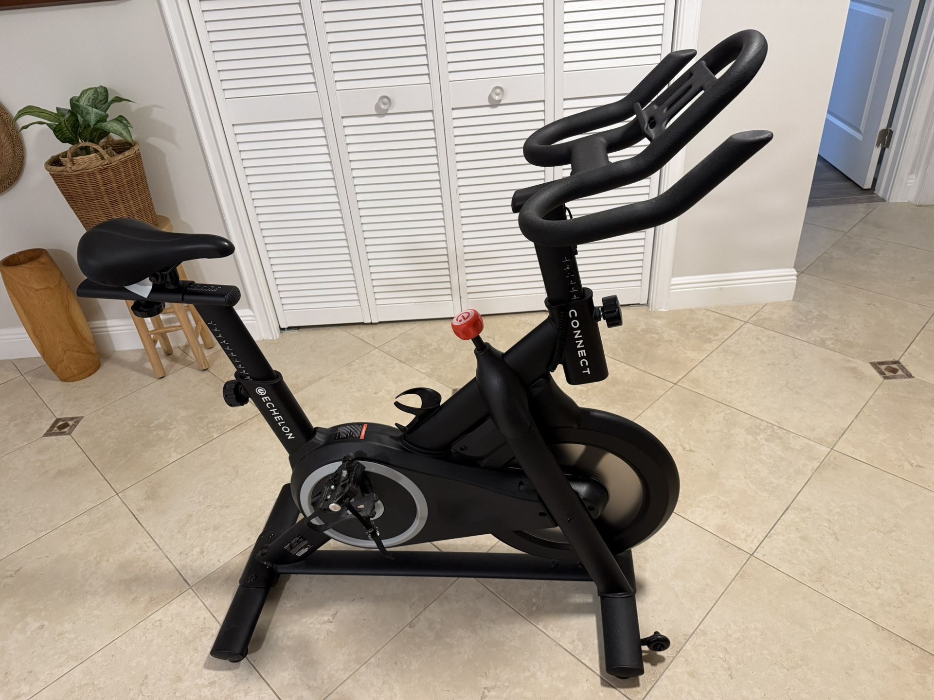 Echelon EX-15 Smart Fitness Bike