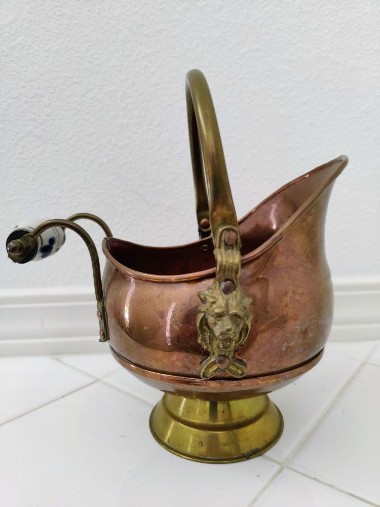 Scuttle Bucket with Porcelain Handle