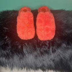 UGG FUZZ SUGAR CLOG RED CURRENT SLIP ON FAUX FUR SANDAL US 8 