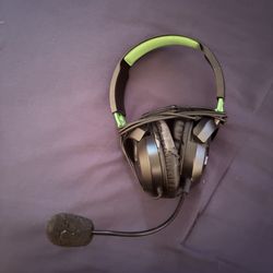 PlayStation 4 With Red Camo Ps4 Controller and Turtle Beach Headset