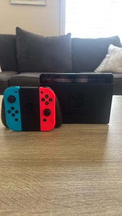 BROKEN Nintendo Switch (Doesn’t Charge)