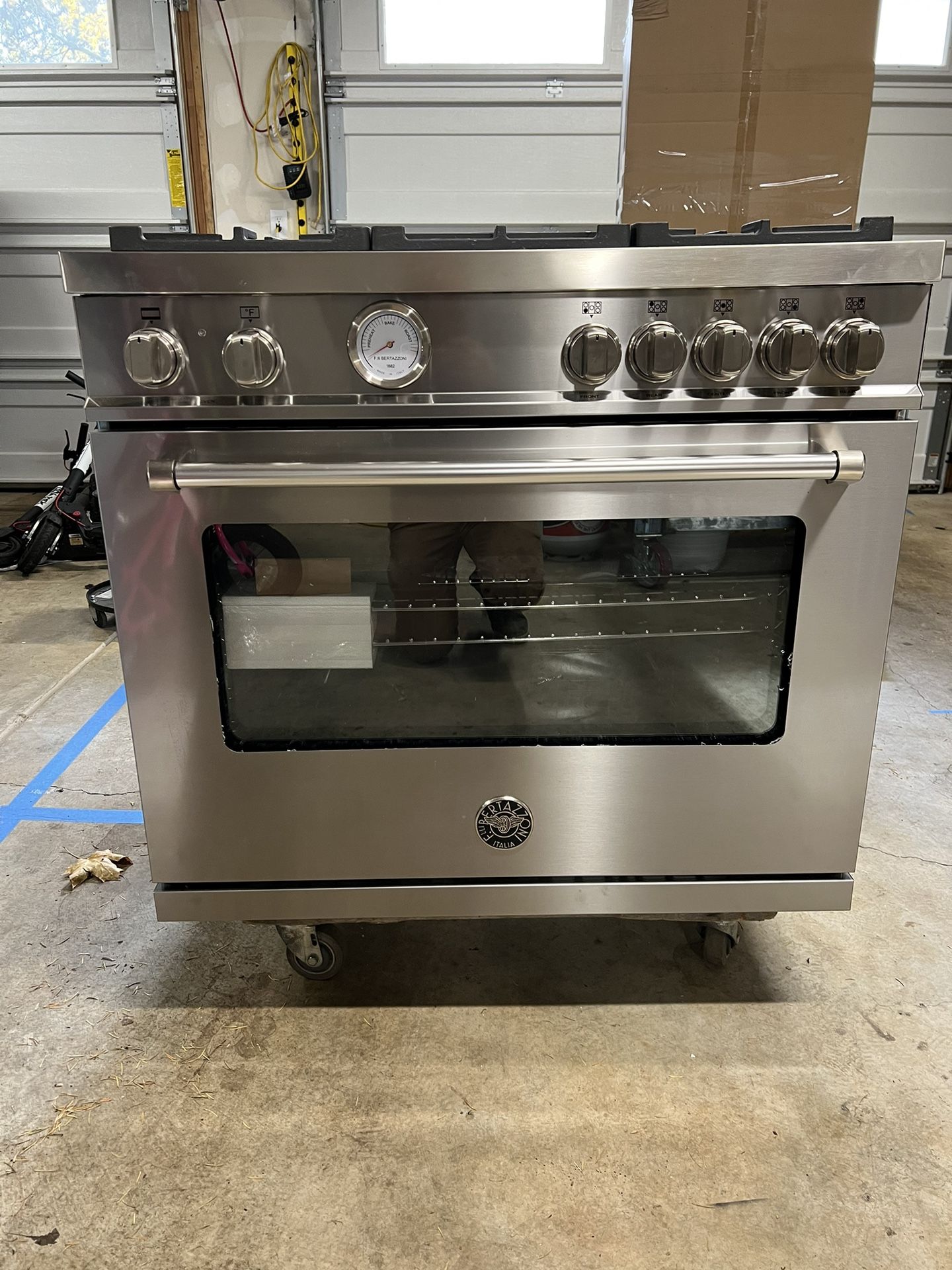 Bertazzoni Range 36” Dual Fuel **brand New** Front Glass Is Broken 