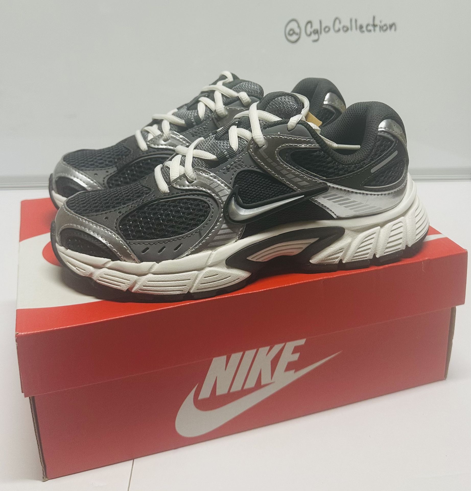 Nike V5 RNR (Size 6 Men’s)