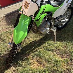 2022 KLX230Rs