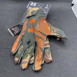 Under Armor Football Gloves Men’s Size Large