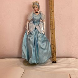 Vintage. Porcelain. DOLLS