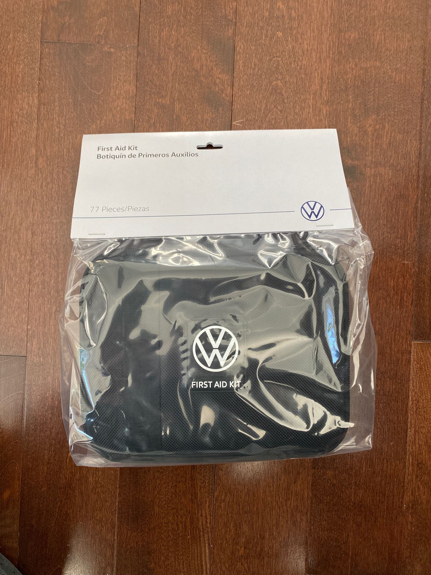 Volkswagen First Aid Kit (77 pieces)