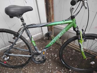 Fully Loaded Large 7300 Trek 700x38 Wheels 