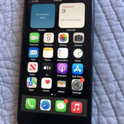 IPhone 8 64gb Unlocked. (cracked Screen). Fully Functional 