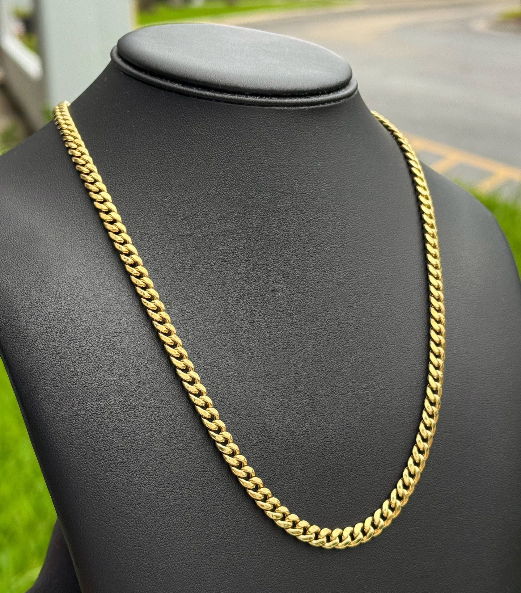 Jewelry 14k Hollow Yellow Gold Cuban link 22.00β Chain necklace 19.10 grams 5.50mm