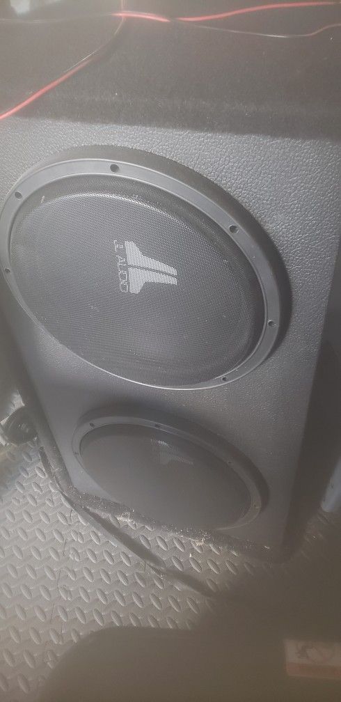 Jl Audio 12 And Phoenix Xenon ×600.1 Amplifier