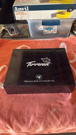 Premium Wine Accessory Kit New