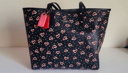 Coach reversible! Heart Print Tote  Black Print Bag  fits laptop etc