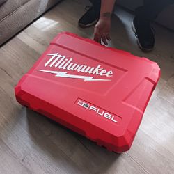 Milwaukee Rotary Hammer Kit