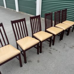 $25 Each Chair / $25 Cada Silla 