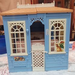 Mattel Barbie 1998 Family Cottage Blue Fold-out Dollhouse