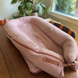 DockATot Deluxe+ Dock – Strawberry Cream