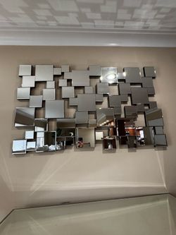 Z Gallerie Decorative Wall Mirror – Excellent Condition