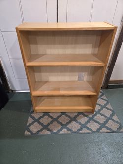 IKEA bookshelf/ Bookcase. 3 Shelves 