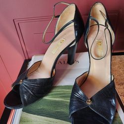 Vintage Gucci Heals
